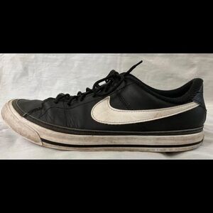 Nike youth size 6Y (big boys / girls) Boys Court Legacy DA5380-002